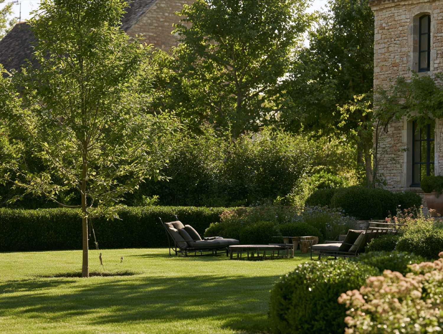 Coin detente jardin gazon — paysagiste en Haute-Saône (70)